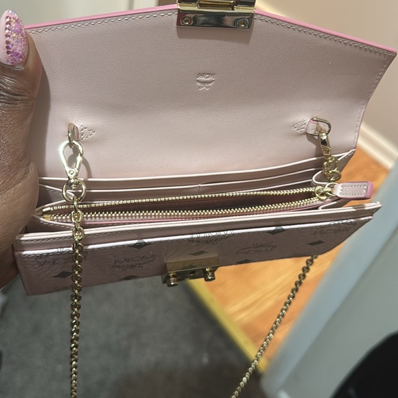 MCM Pink Crossbody Bag with Flap Closure and Gold Chain Strap - Picture 7 of 7